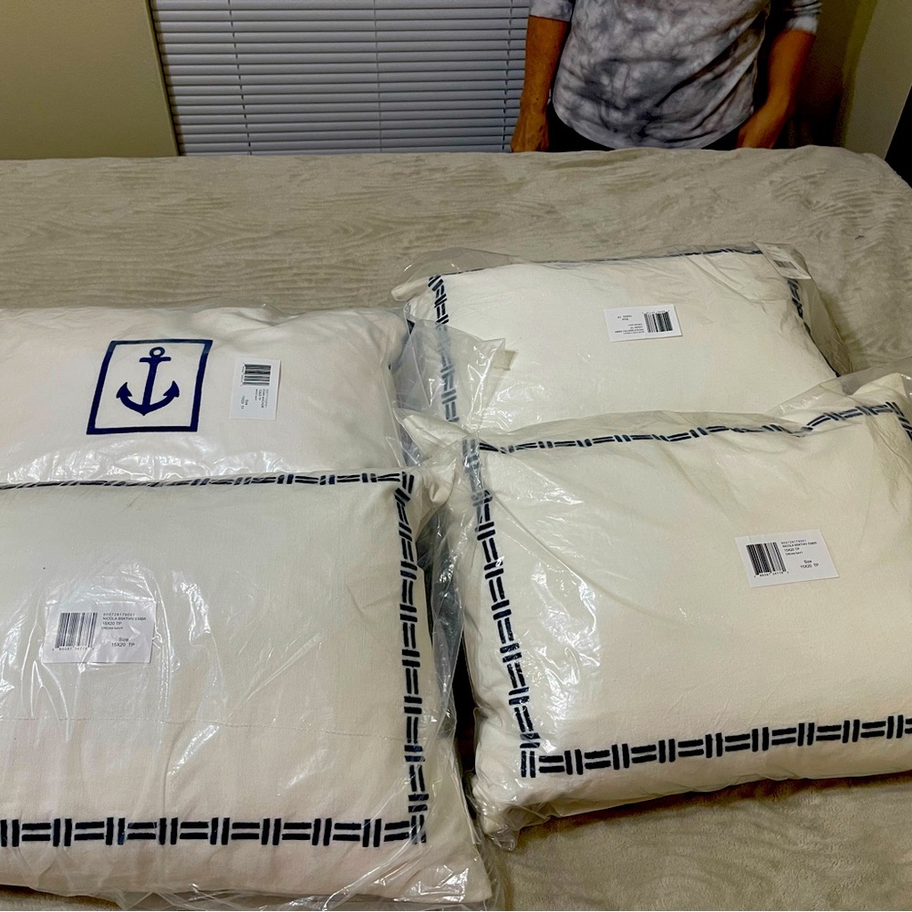 4 Ralph Lauren pillows